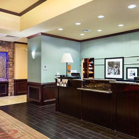 Hampton Inn & Suites Mission Kültér fotó